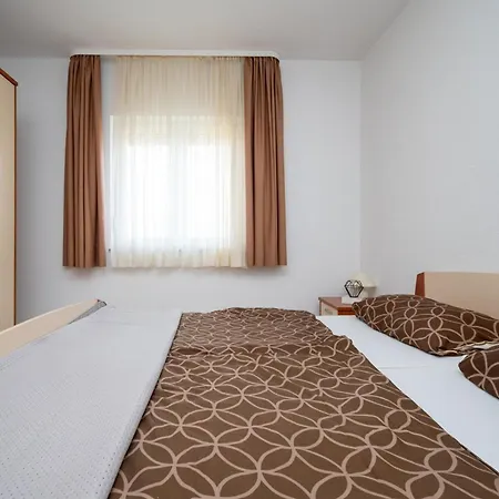 Family Friendly With A Swimming Pool Ljubac, Zadar - 21937 Razanac