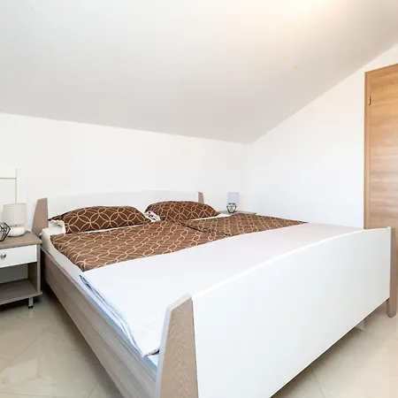 Family Friendly With A Swimming Pool Ljubac, Zadar - 21937 Apartment