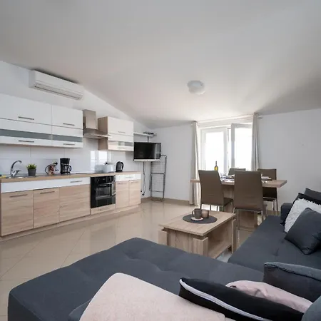 Family-friendly With Swimming Pool Ljubac, Zadar - 21937 * Ražanac