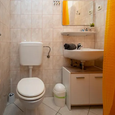 Family Friendly With A Swimming Pool Ljubac, Zadar - 21937 Apartment Razanac