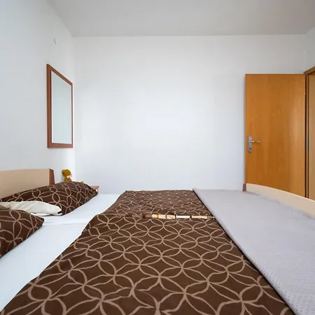 Apartment Family Friendly With A Swimming Pool Ljubac, Zadar - 21937 Razanac