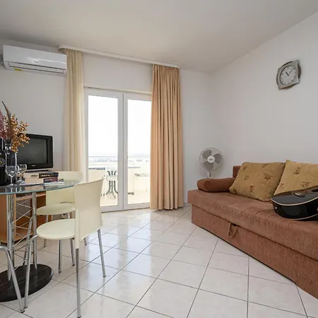 Family Friendly With A Swimming Pool Ljubac, Zadar - 21937 * Razanac