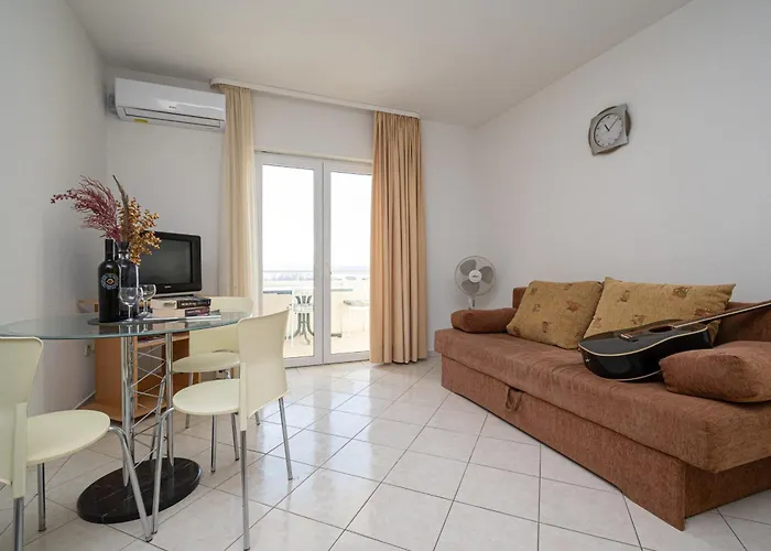 Family-friendly With Swimming Pool Ljubac, Zadar - 21937 * Ражанац